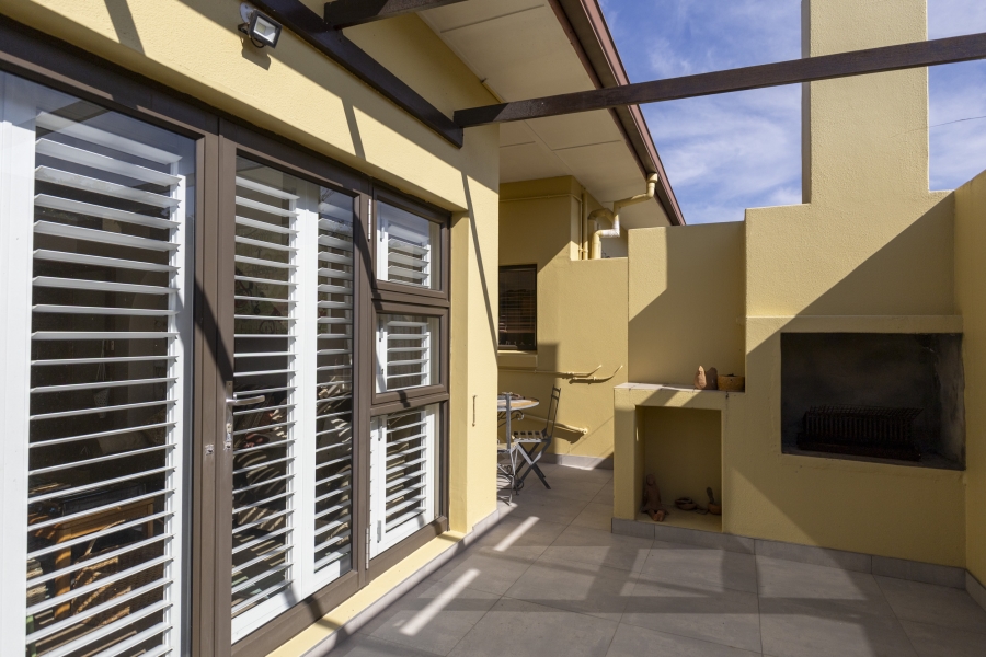 7 Bedroom Property for Sale in West Beach Eastern Cape